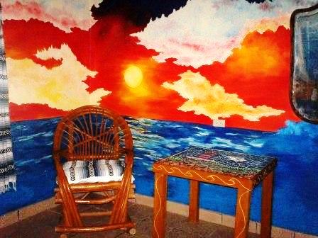 Sunsetroomwithtable.JPG