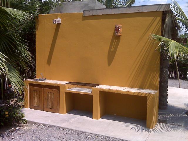 webassets/JacuzziBarbeque.jpg
